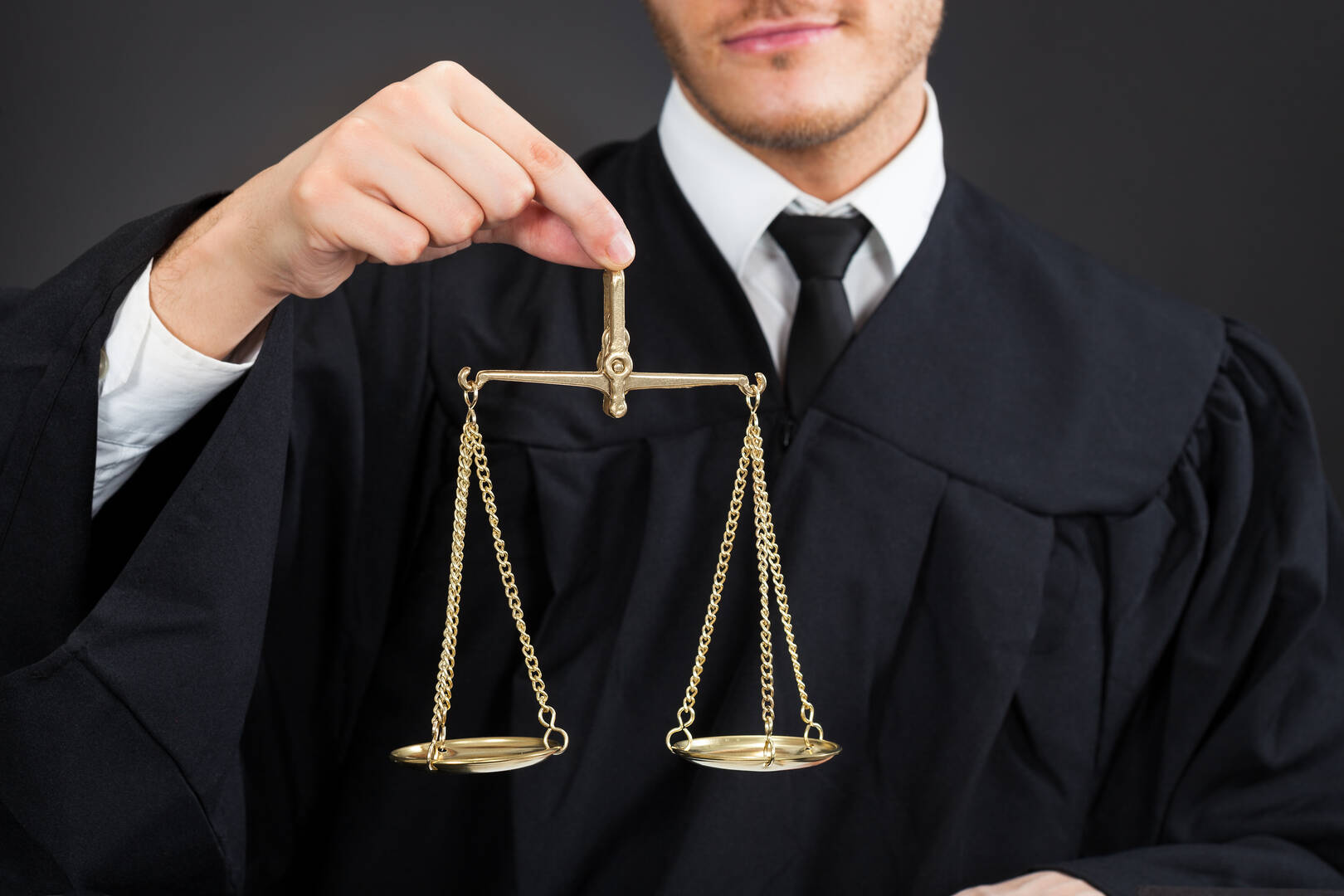 Law Offices Of Reuben J Felstiner  logo