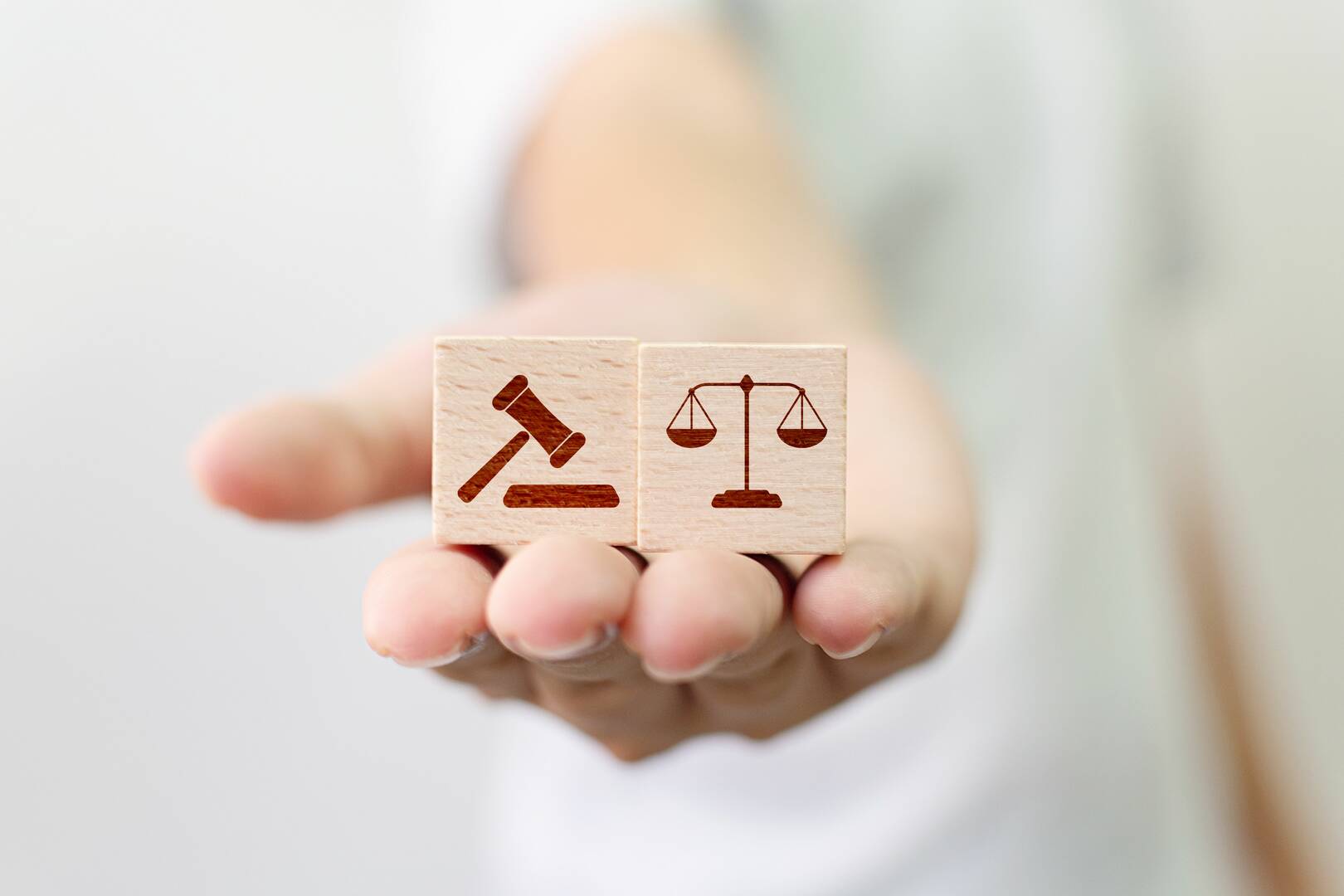 Robert M. Goldberg & Associates logo